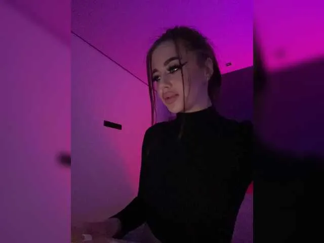 Live sex webcam photo for HotGirlEva #291210461