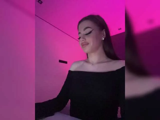 Live sex webcam photo for HotGirlEva #291350711