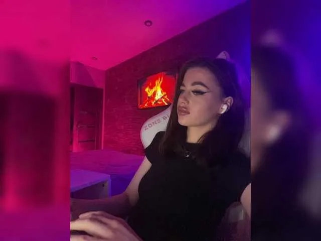 Live sex webcam photo for HotGirlEva #291584627