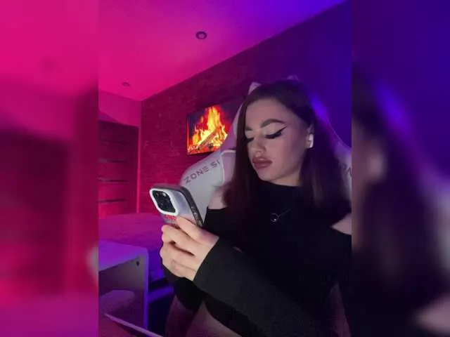 Live sex webcam photo for HotGirlEva #291590583