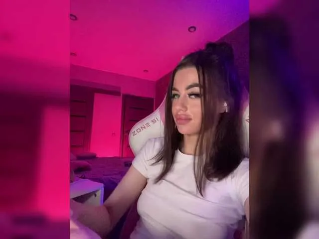 Live sex webcam photo for HotGirlEva #291671870