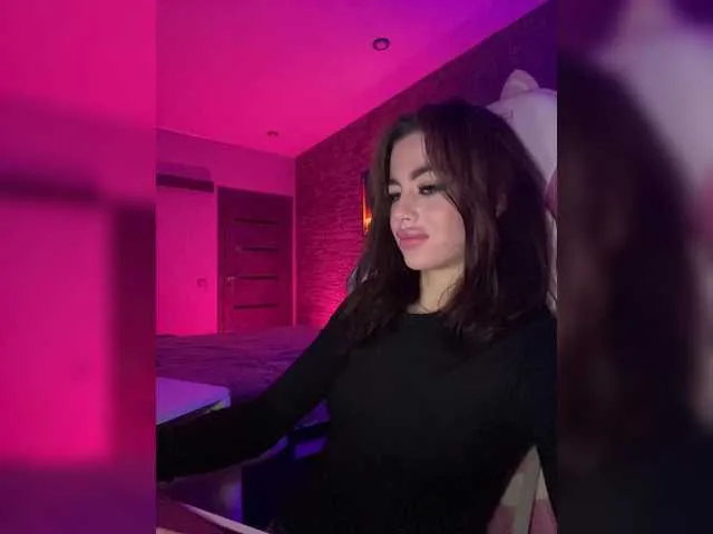 Live sex webcam photo for HotGirlEva #291745238