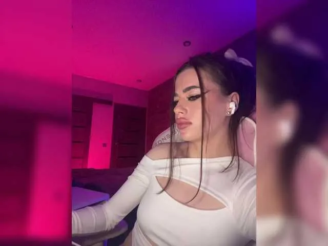 Live sex webcam photo for HotGirlEva #291802158