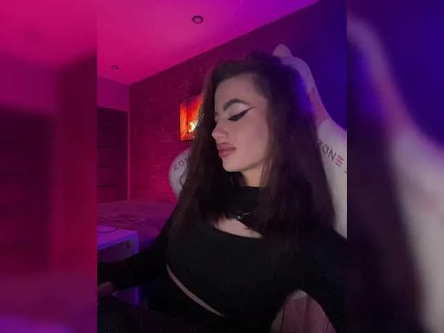 Live sex webcam photo for HotGirlEva #291923389