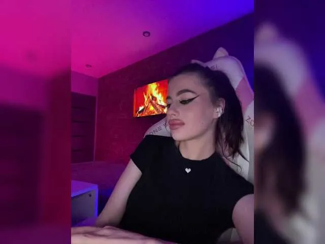 Live sex webcam photo for HotGirlEva #291937664