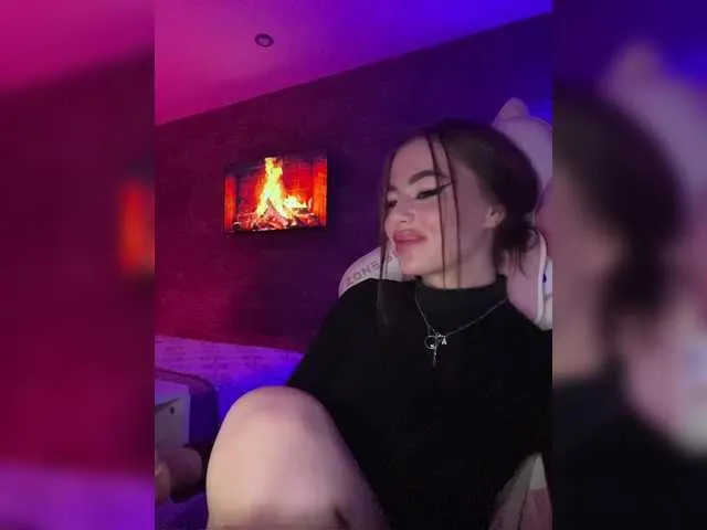 Live sex webcam photo for HotGirlEva #292140101