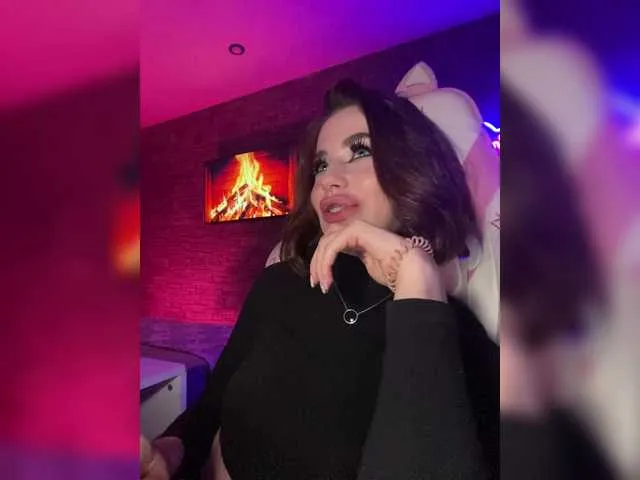 Live sex webcam photo for HotGirlEva #292366303