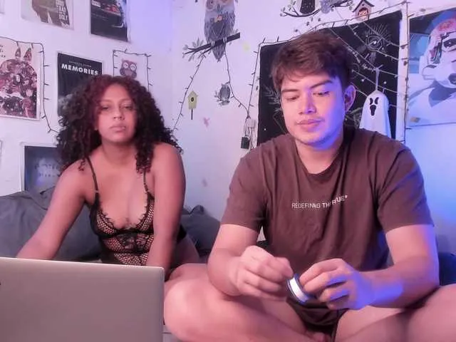 Live sex webcam photo for HotHoneyChile #292083686