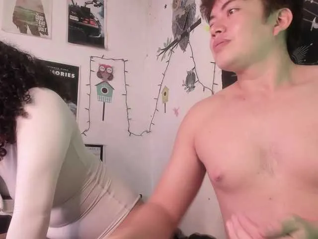 Live sex webcam photo for HotHoneyChile #292256631