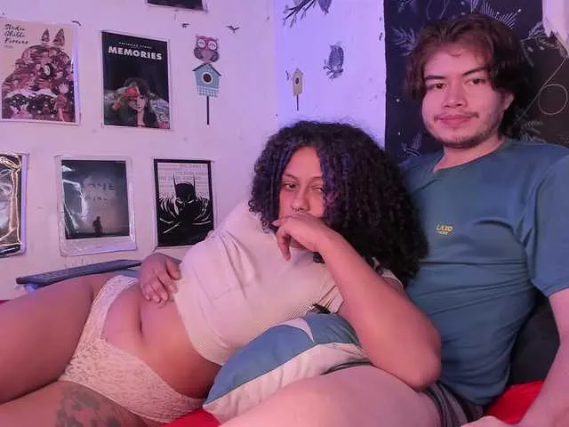 Live sex webcam photo for HotHoneyChile #293507095