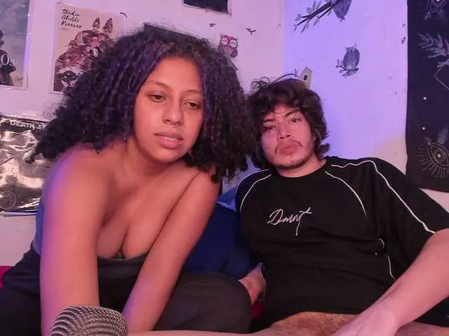 Live sex webcam photo for HotHoneyChile #293541830