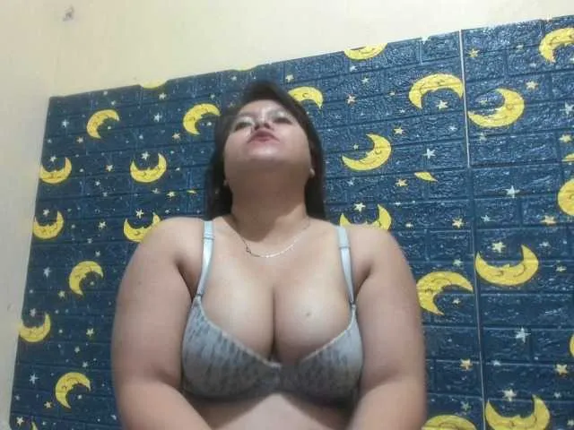 Live sex webcam photo for HotJoan271 #272480195