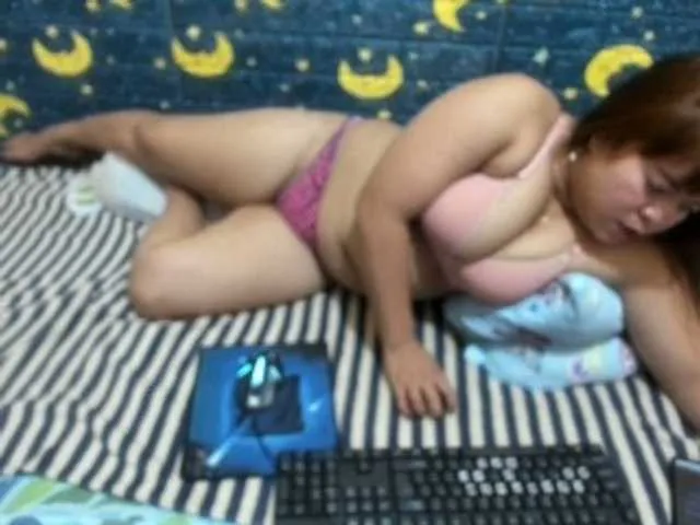 Live sex webcam photo for HotJoan271 #272811327
