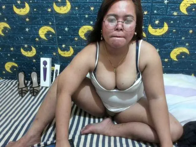 Live sex webcam photo for HotJoan271 #272918296