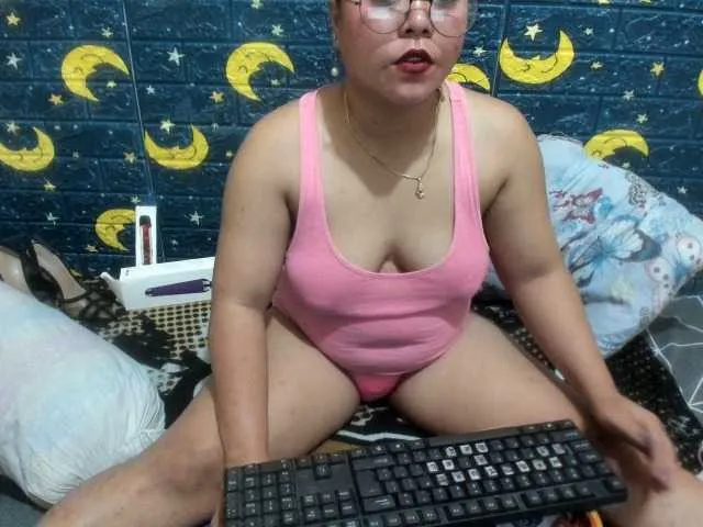 Live sex webcam photo for HotJoan271 #273152910