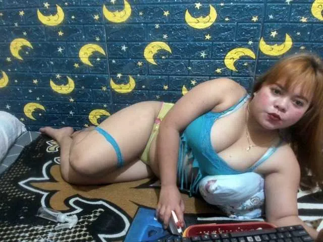 Live sex webcam photo for HotJoan271 #273436825
