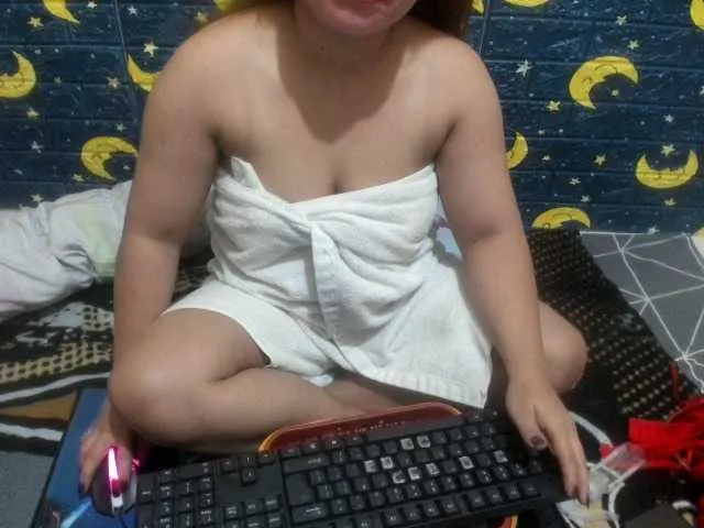Live sex webcam photo for HotJoan271 #273496159