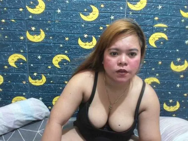 Live sex webcam photo for HotJoan271 #273731946