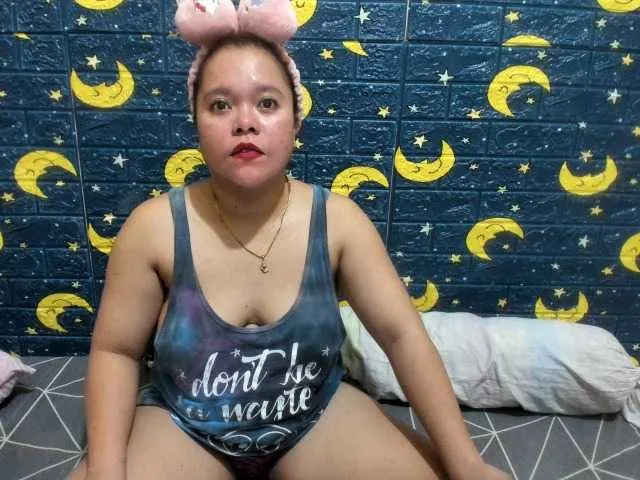 Live sex webcam photo for HotJoan271 #273774804