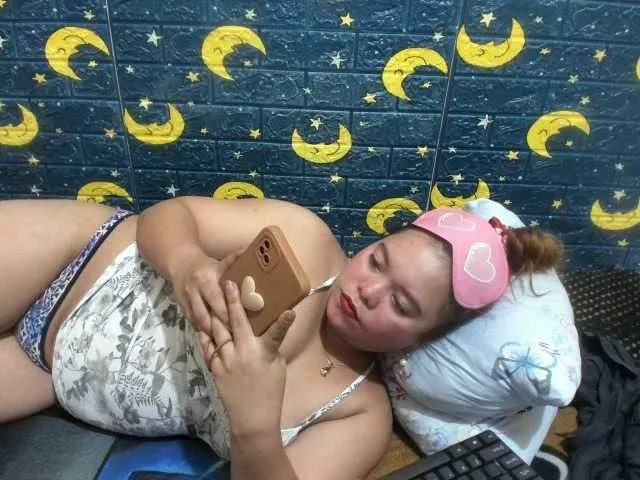 Live sex webcam photo for HotJoan271 #273830511