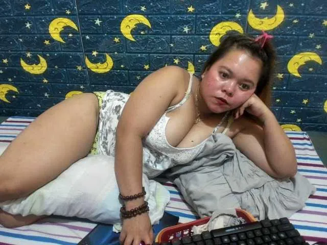 Live sex webcam photo for HotJoan271 #274117623