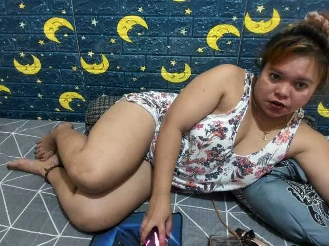 Live sex webcam photo for HotJoan271 #274157372