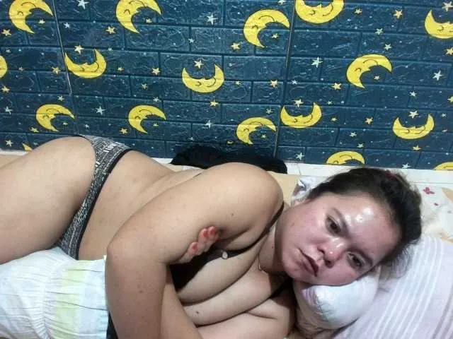 Live sex webcam photo for HotJoan271 #274627640