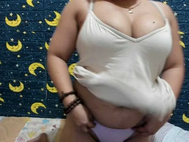 Live sex webcam photo for HotJoan271 #274896337