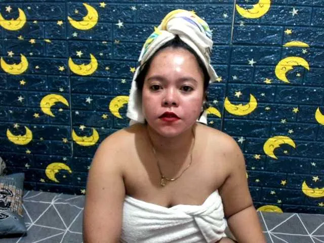 Live sex webcam photo for HotJoan271 #275406970