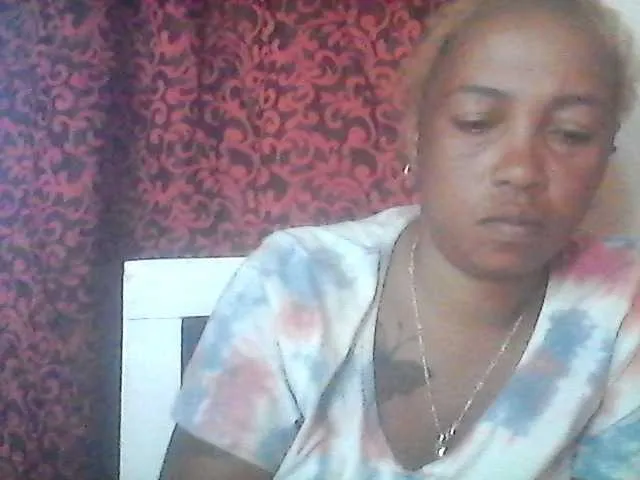 Live sex webcam photo for HotLilie #290950732