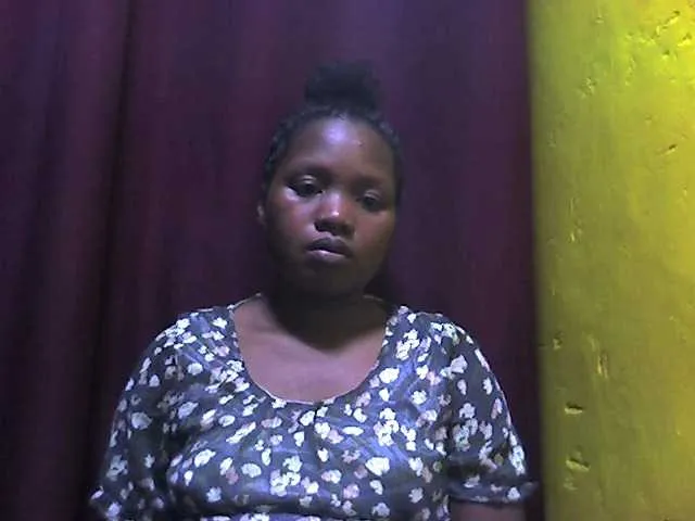 Live sex webcam photo for HotLipzPussy #272230511