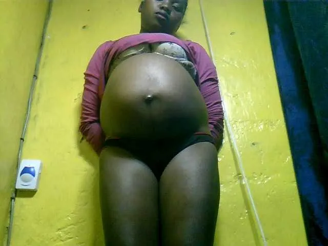 Live sex webcam photo for HotLipzPussy #272301051