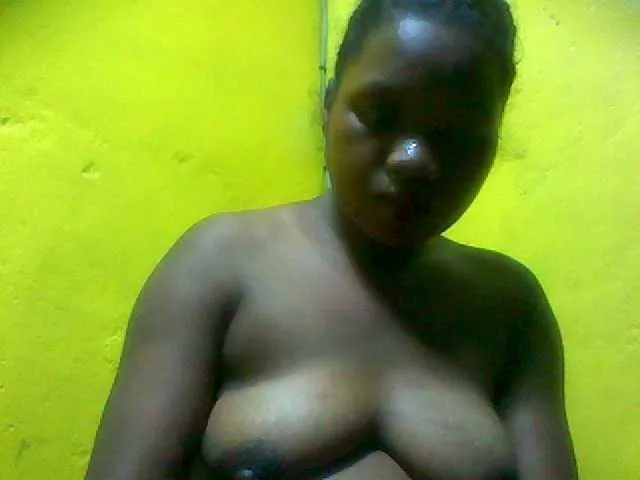 Live sex webcam photo for HotLipzPussy #272311618