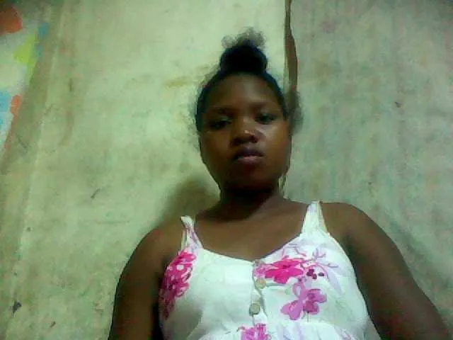 Live sex webcam photo for HotLipzPussy #272591160