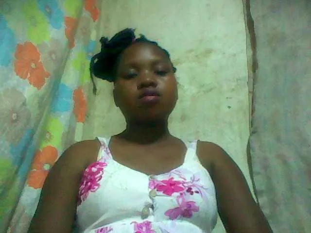 Live sex webcam photo for HotLipzPussy #272598894