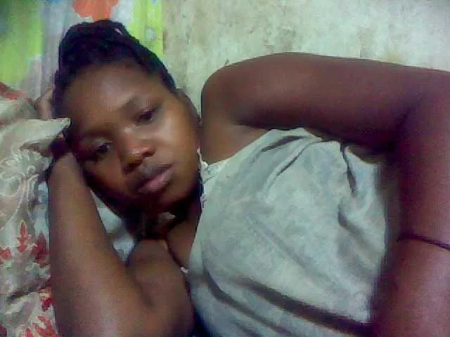 Live sex webcam photo for HotLipzPussy #272646632