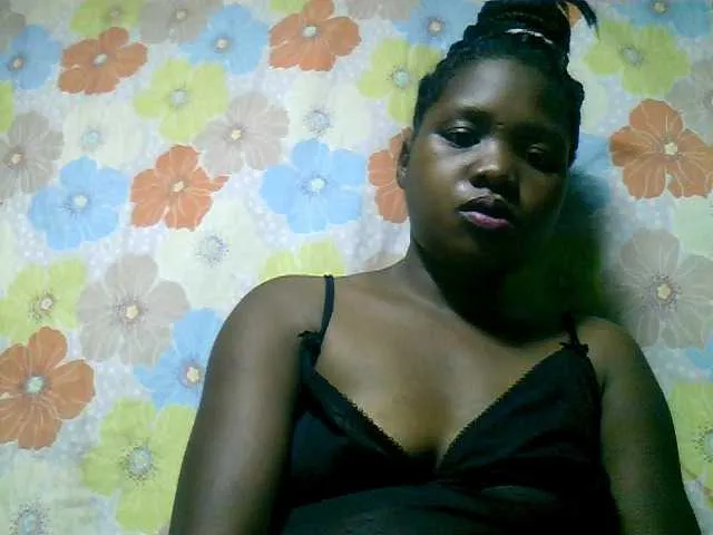 Live sex webcam photo for HotLipzPussy #272654618