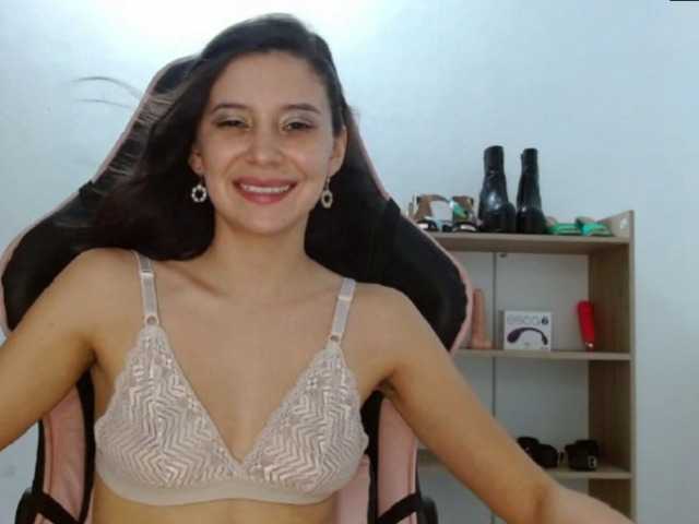 Live sex webcam photo for HotLissia #276145973