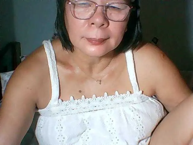 Live sex webcam photo for HotMama50 #294074666