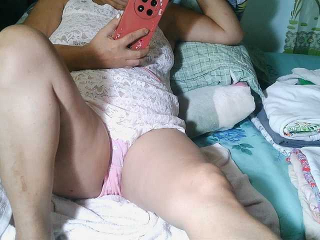Live sex webcam photo for HotMama50 #294145697