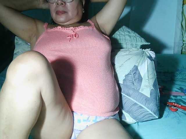 Live sex webcam photo for HotMama50 #294156316