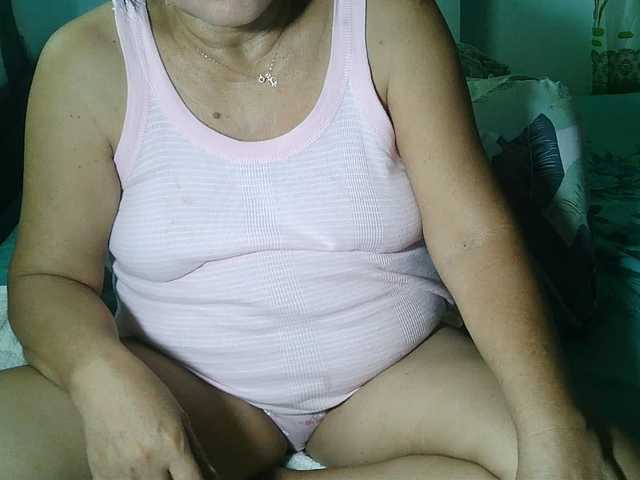 Live sex webcam photo for HotMama50 #294185858