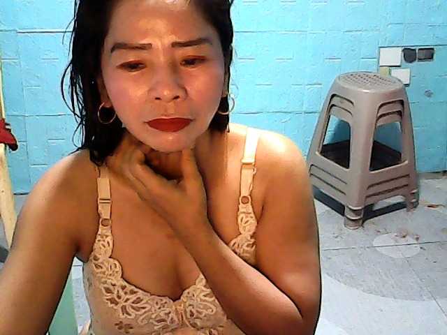 Live sex webcam photo for HotMamaPINAY #288089048