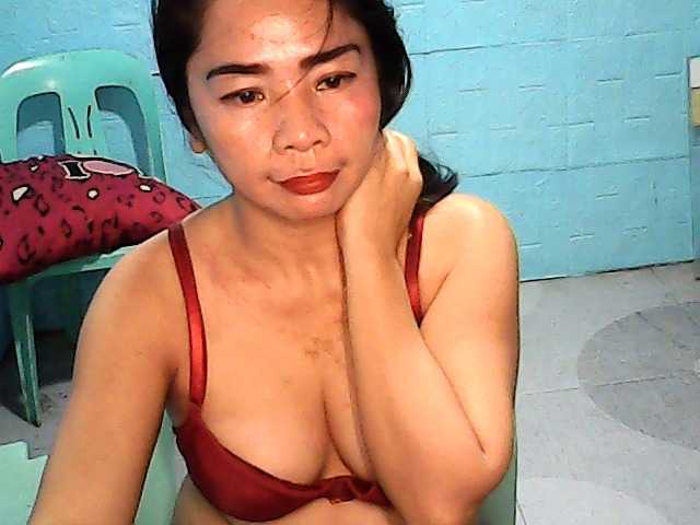 Live sex webcam photo for HotMamaPINAY #289380119