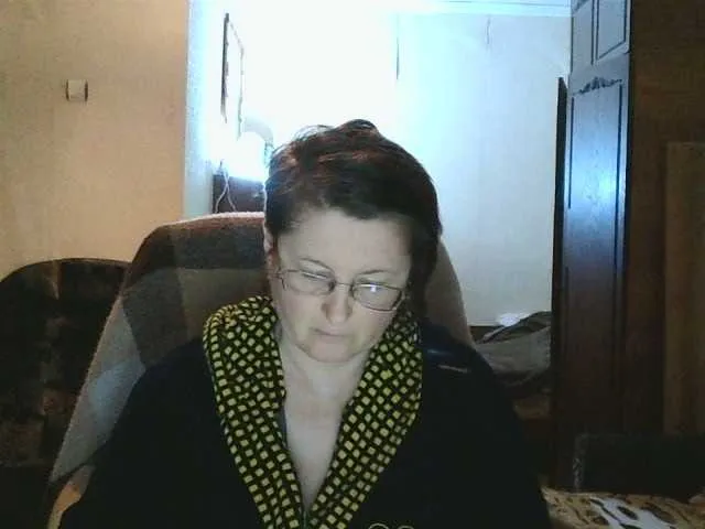 Live sex webcam photo for HotMilfPussy #272269780