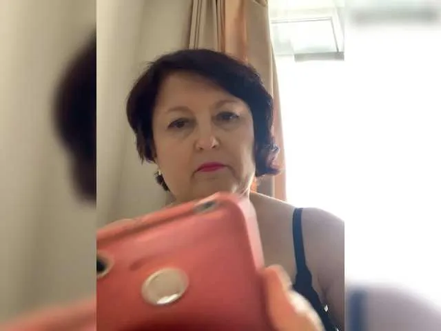 Live sex webcam photo for HotMilfPussy #274647471