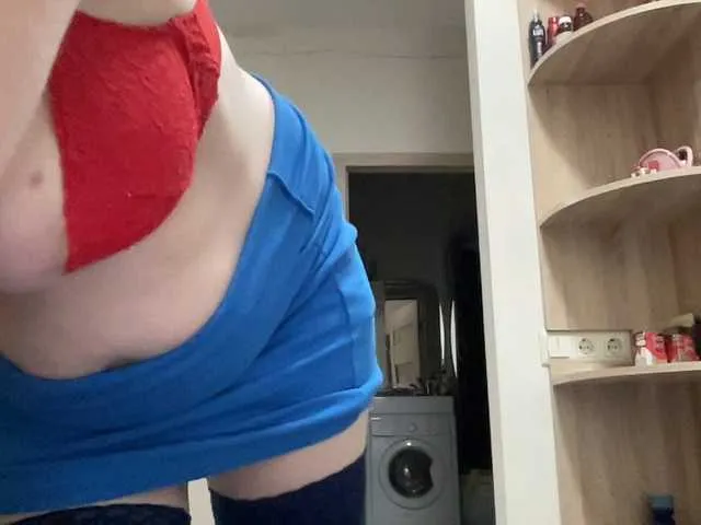 Live sex webcam photo for HotMilfPussy #276558963