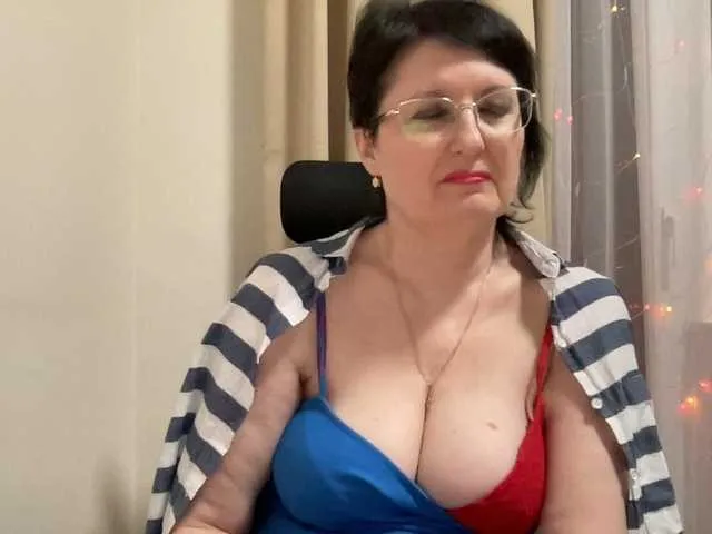 Live sex webcam photo for HotMilfPussy #276784687