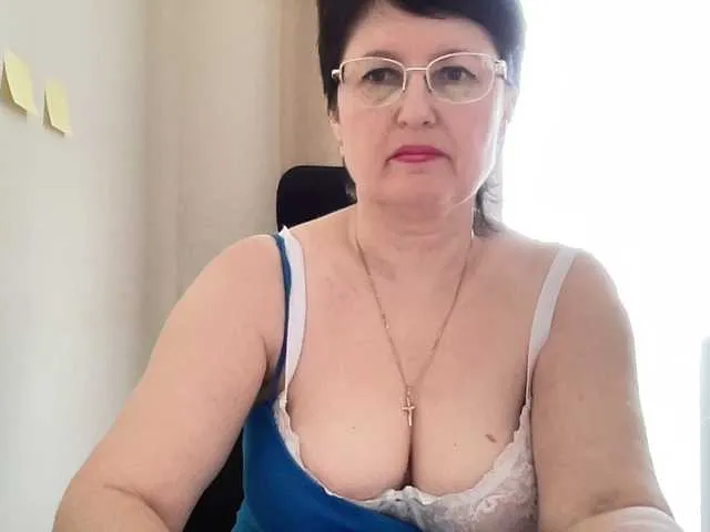 Live sex webcam photo for HotMilfPussy #277153130
