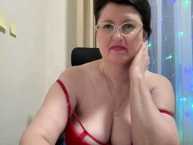 Live sex webcam photo for HotMilfPussy #277370682